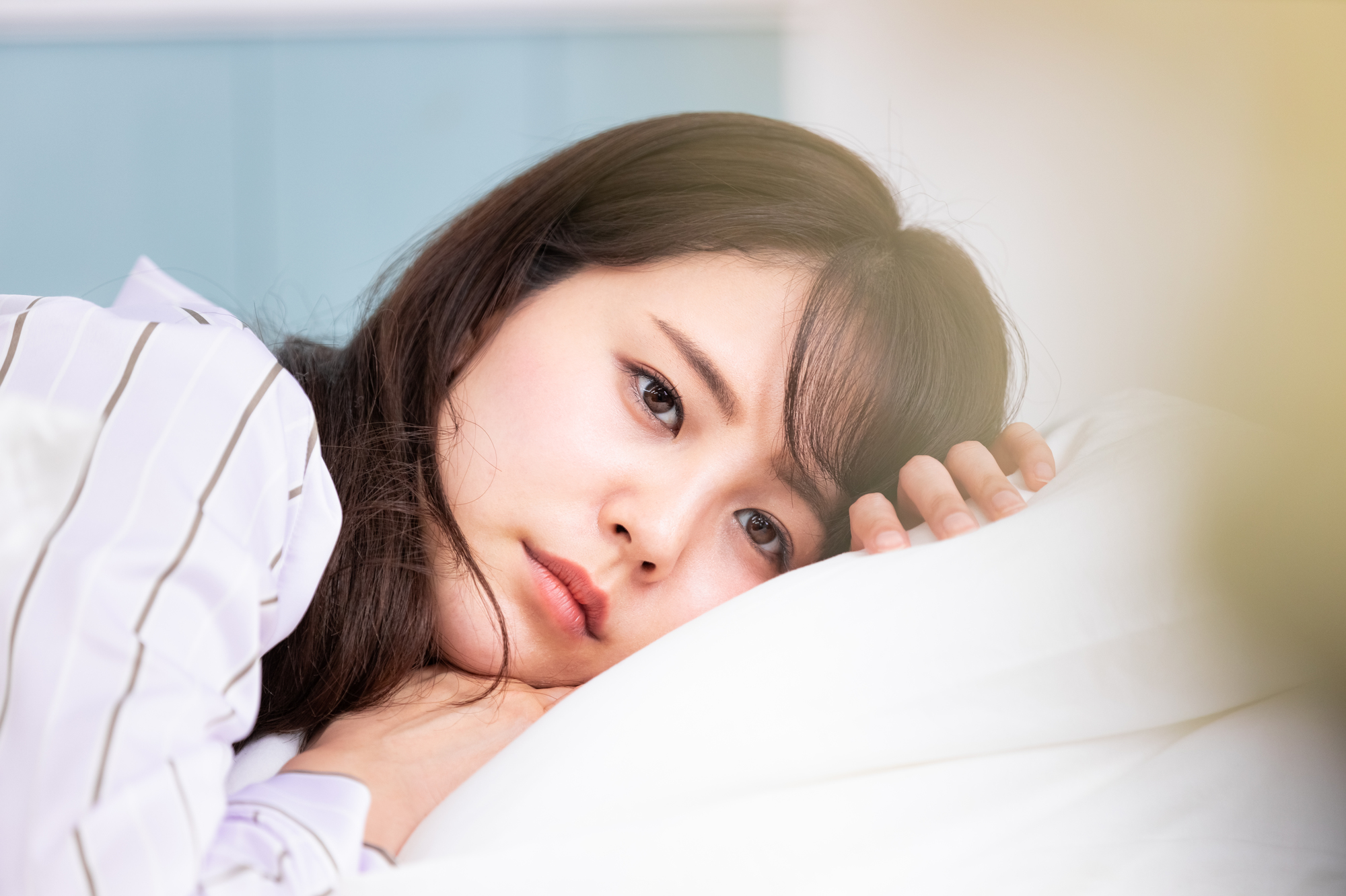 女性特有の不眠とは？生理前や更年期にはなぜ眠りにくくなるの？