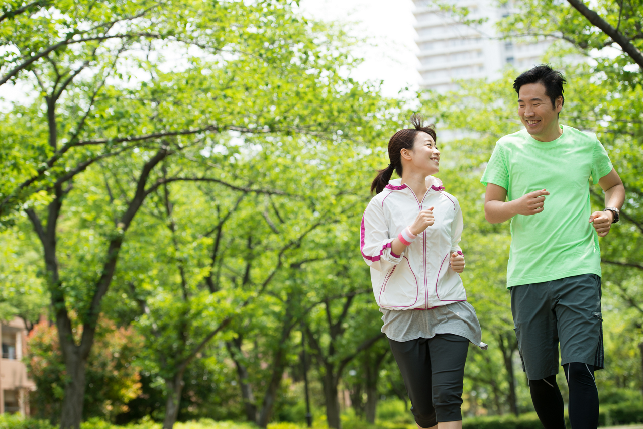 有酸素運動は週に3回、1回30分までが理想で、少し息が上がる程度のスローなジョギングなどがおすすめ。