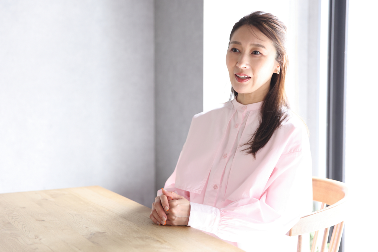 更年期症状の改善が美容に結びつくことを語る二宮 未摩子（にのみや・みまこ）さん