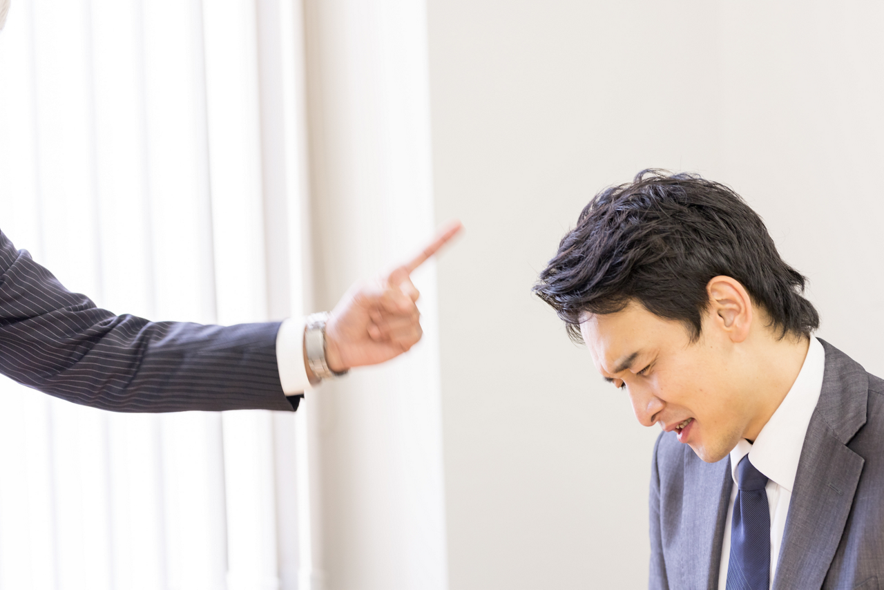 ストレスをためやすい日本人男性のイメージ画像