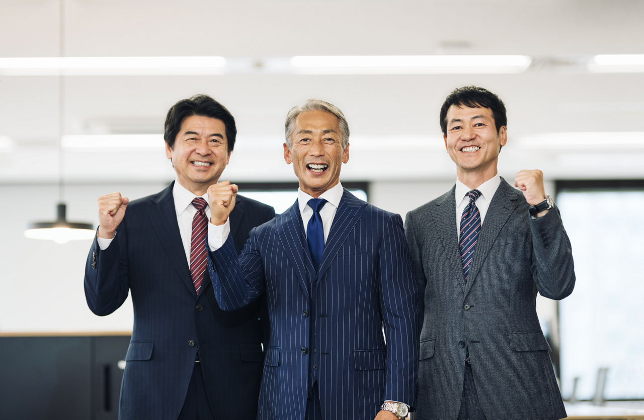 気力や体力に満ちた若々しい自分を保つ中年男性のイメージ画像