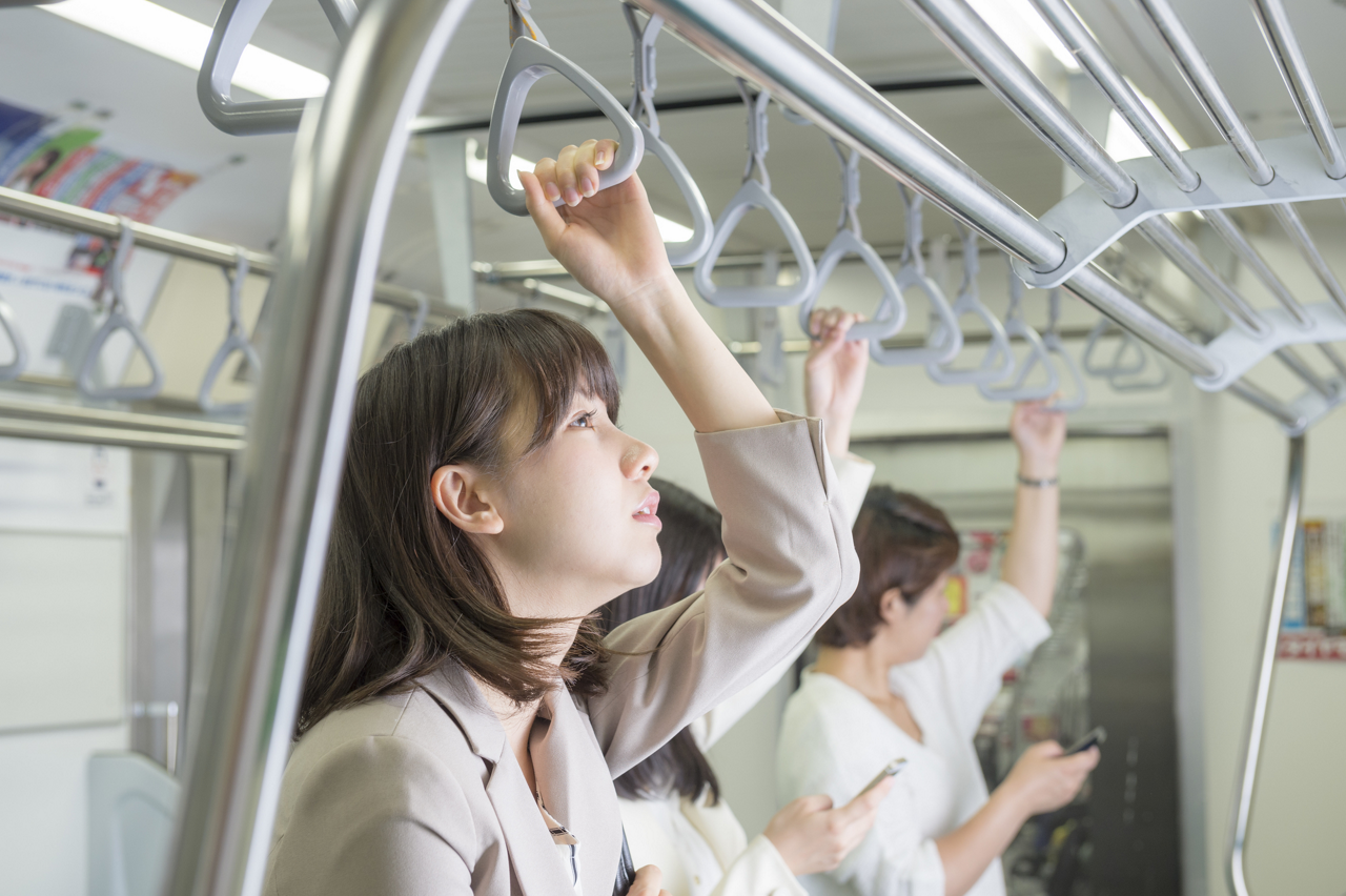 熱中症リスクが高まる、過労や忙しくて無理をしてしまう日のイメージ画像