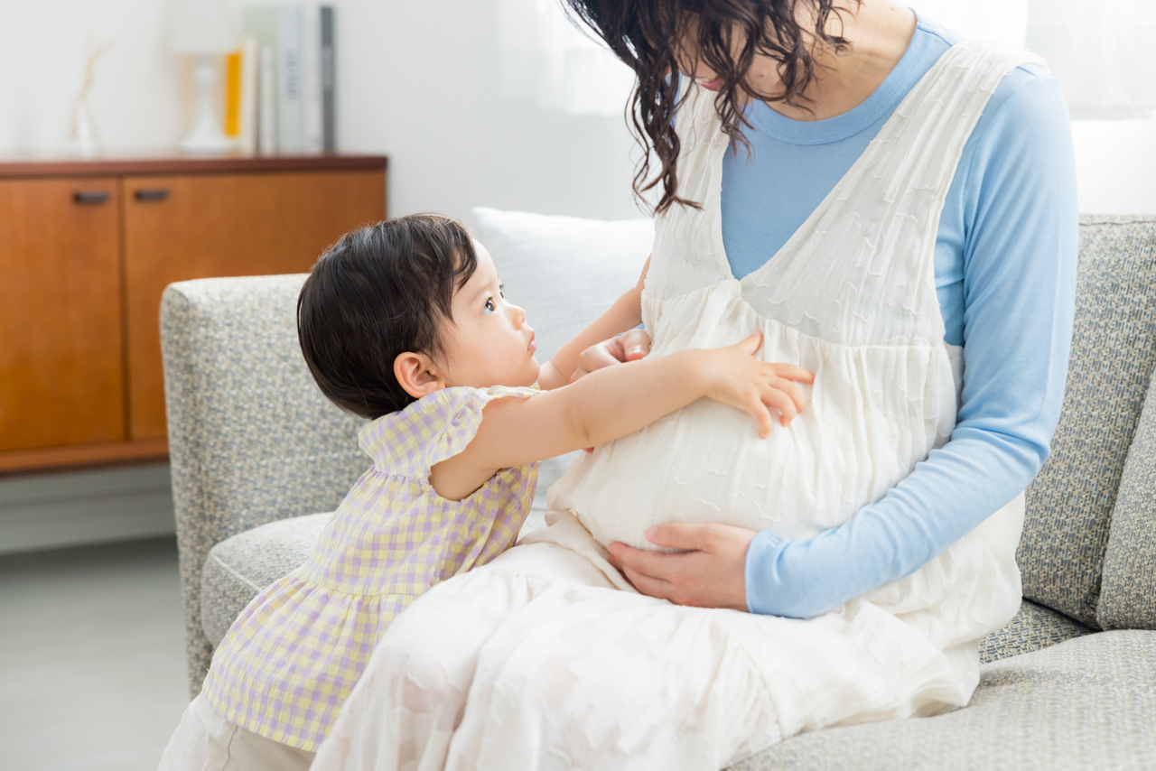 鉄分不足になりやすい妊娠中の女性のイメージ画像