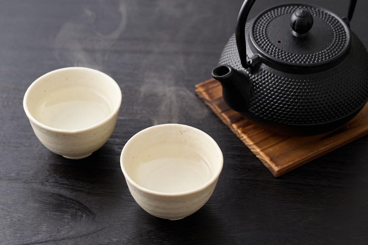 鉄の調理器具を使うイメージ画像